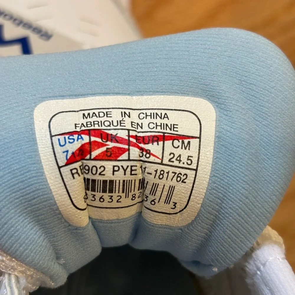 Reebok Women’s White Athletic Walking Shoes Size 7.5 NWT - Picture 5 of 5